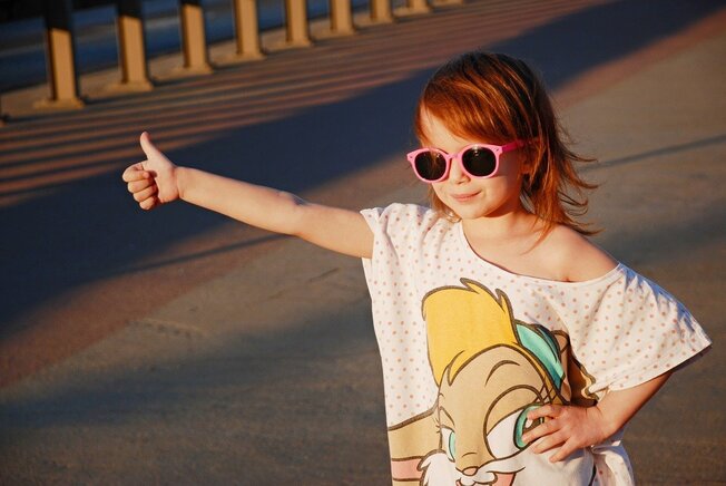 Sunglasses: why are they important for the children and tips when you buy them