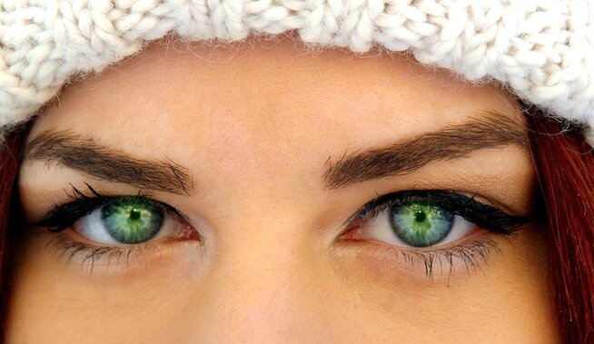 kosmetische Veraenderung der Augenfarbe: ist sie machtbar?ist sie gefaehrlich?